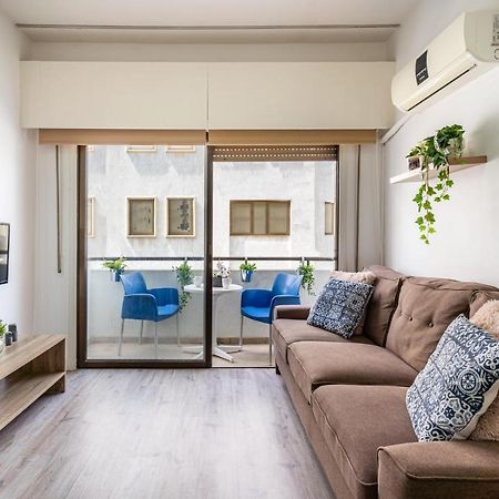 Eleni'S 1-Br Apt In Larnaca Center Exterior photo
